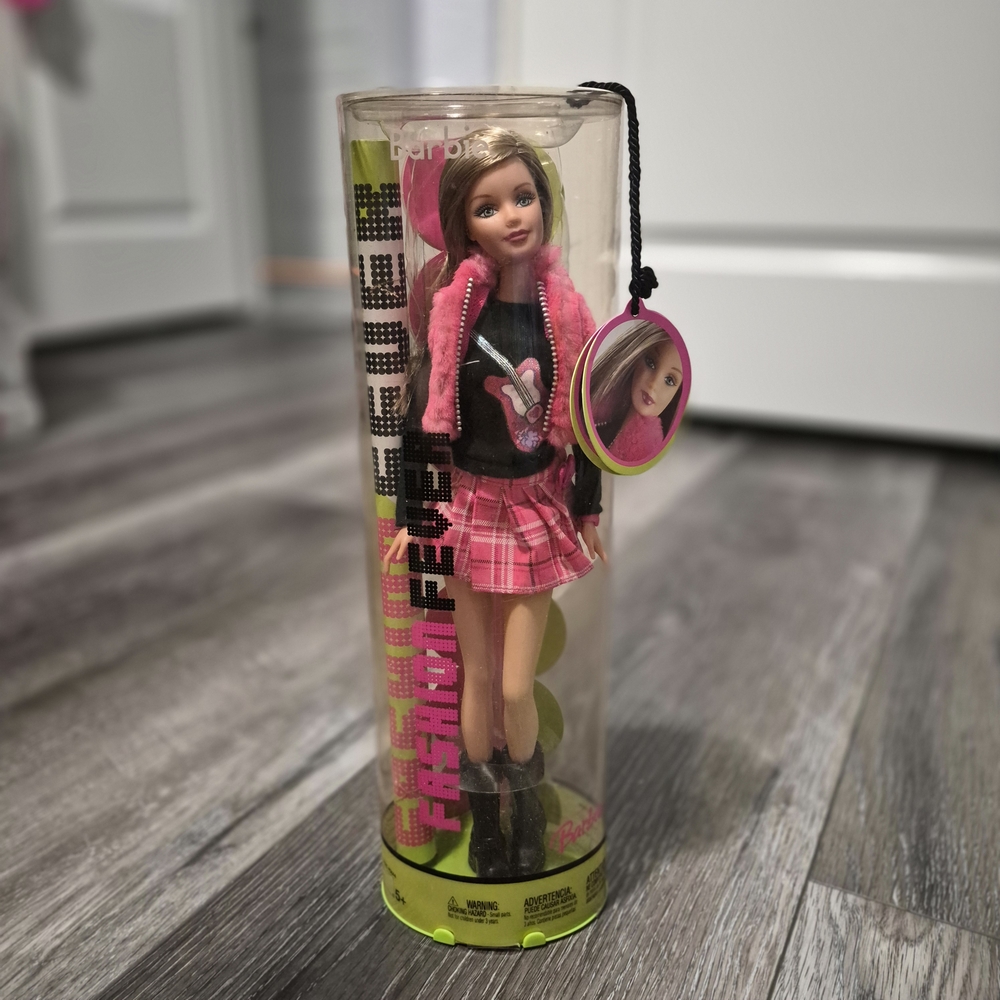 RARE 2006 Barbie Fashion Fever Doll H7472